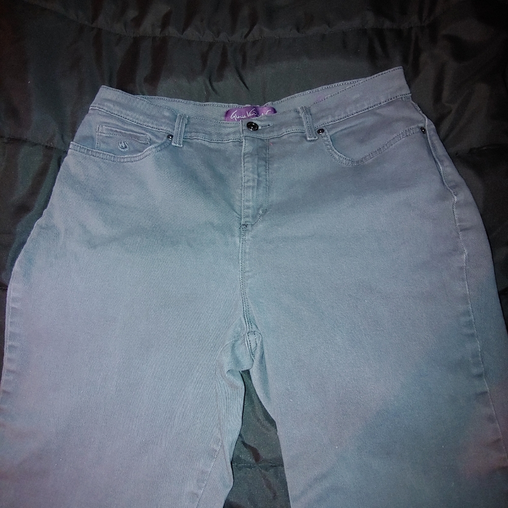 Gloria Vandqqer built Amanda jeans
